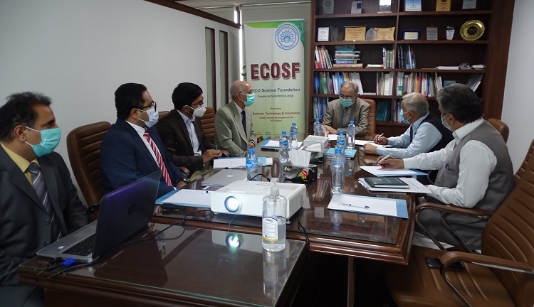 Secretary to Ministry of Science and Technology of Pakistan Mr. Nadeem Irshad Kayani (center) taking the briefing about ECOSF activities during his visit to ECOSF Secretariat (June 16, 2021)